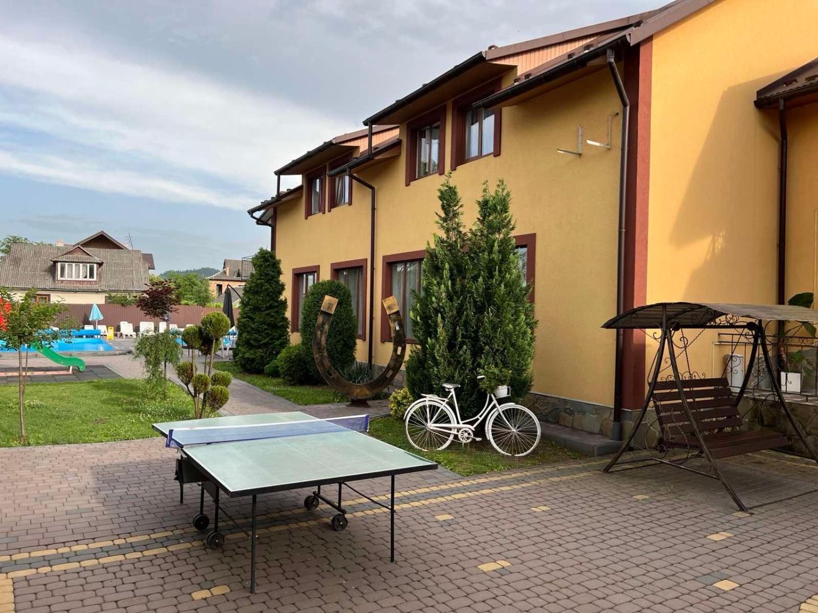Sadyba Magnat Hotel Dilyatyn Eksteriør billede